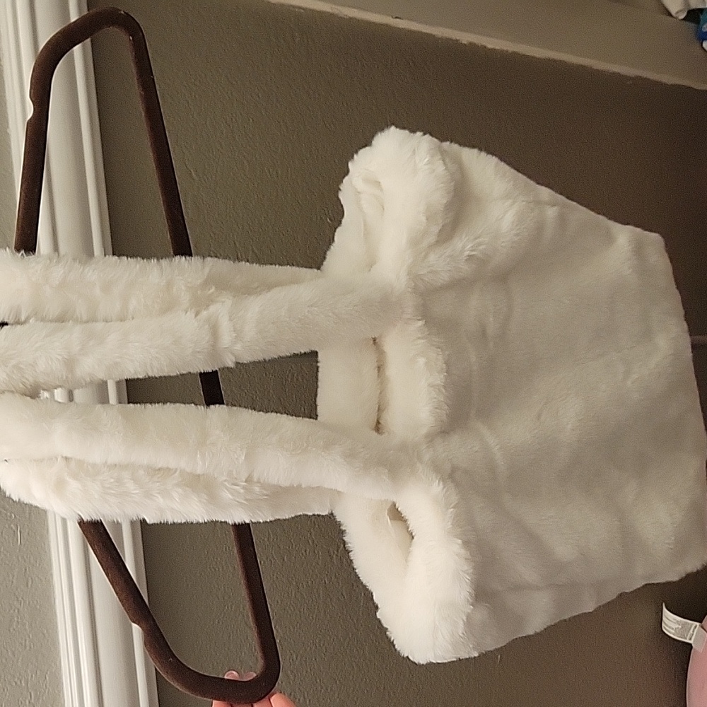 White fluffy tote bag